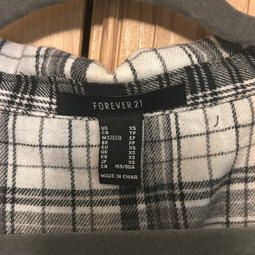 Forever 21 cropped flannel / size XS - Picture 4 of 4